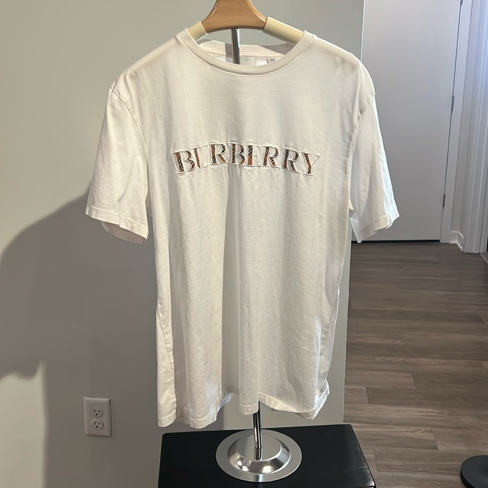 Authentic burberry tee